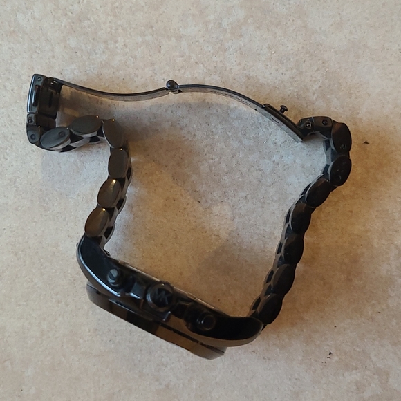 Michael Kors Black Watch - Picture 2 of 3